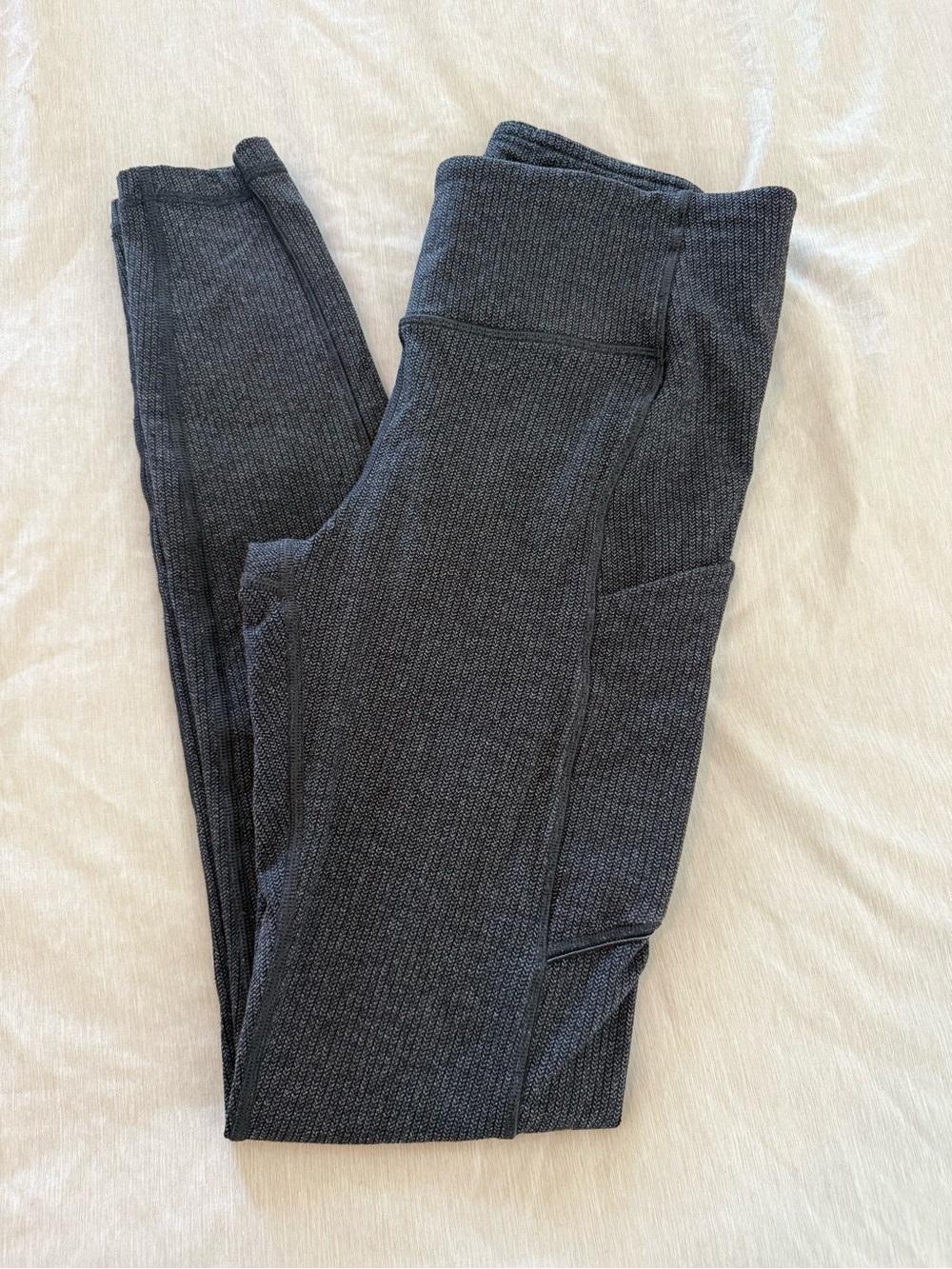 Lululemon Speed Tight Leggings Size 6 Black Gray
